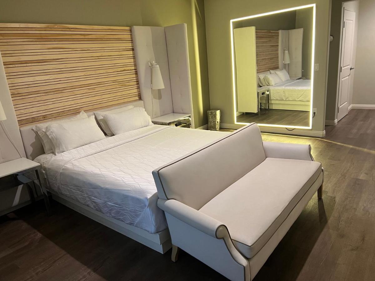 Aspire Inn & Suites Orange Bagian luar foto