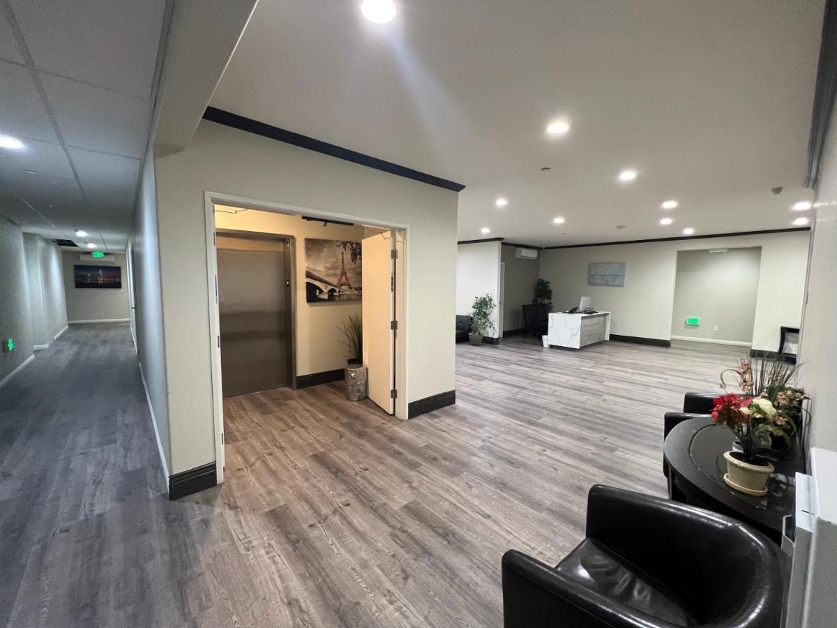 Aspire Inn & Suites Orange Bagian luar foto