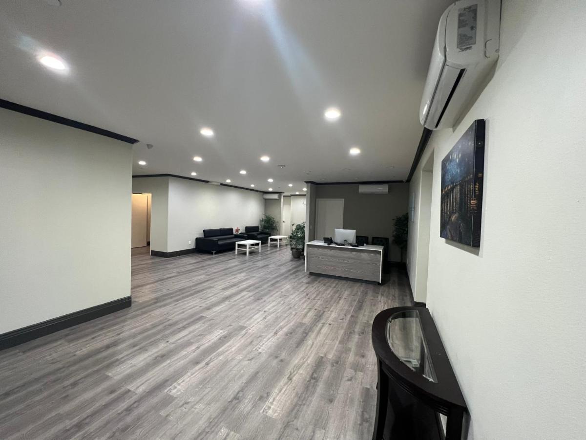 Aspire Inn & Suites Orange Bagian luar foto